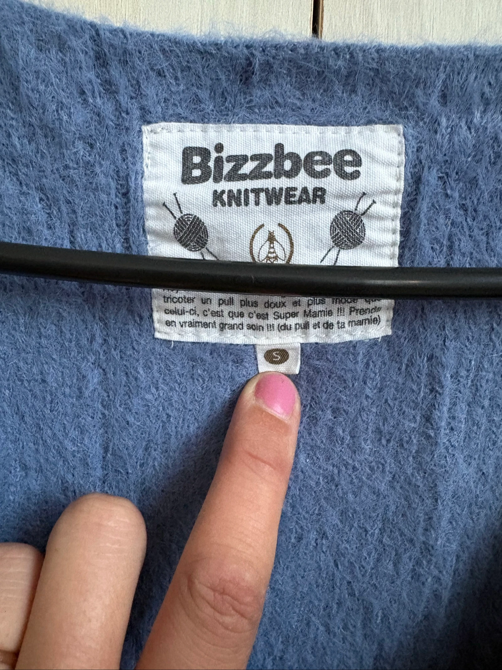 Women's S light blue BizzBee sweater – photo 4